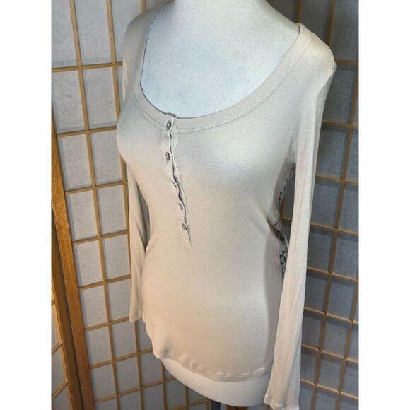Andrea Jovine XS Embossed Henley - Picture 13 of 15
